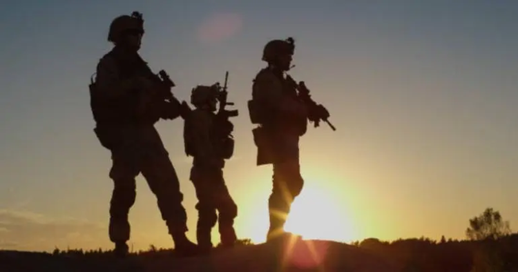 Acusan a tres soldados estadounidenses de tráfico de inmigrantes en Texas