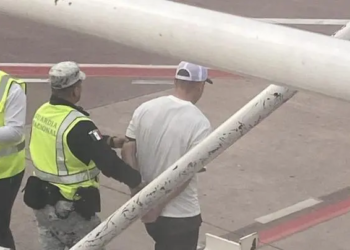 Sheinbaum pide a FGR informar sobre intento de secuestro de avión de Volaris