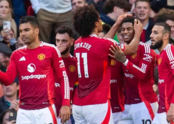 Jugadores del Manchester se niegan a usar prendas con los colores LGTB