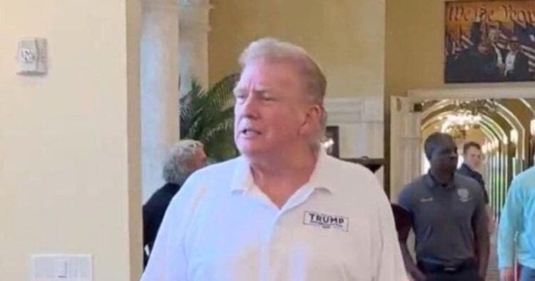 Luce Donald Trump nuevo look y lo comparan con Peso Pluma