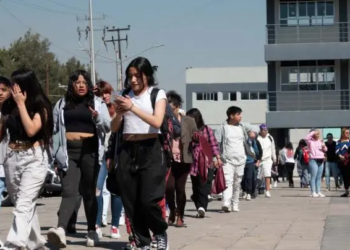 Firma Sheinbaum decreto para crear Universidad Rosario Castellanos fuera de CDMX