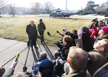 Trump dice que el ejército entró en California para «abrir el agua» y el estado lo niega