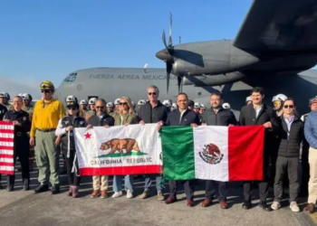 Incendio en California: Gobernador agradece llegada de bomberos mexicanos