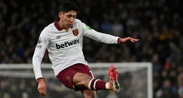 Edson Álvarez da pase para gol en empate del West Ham