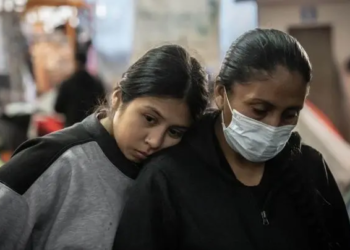 Cientos de migrantes en el limbo tras suspensión del CBP One