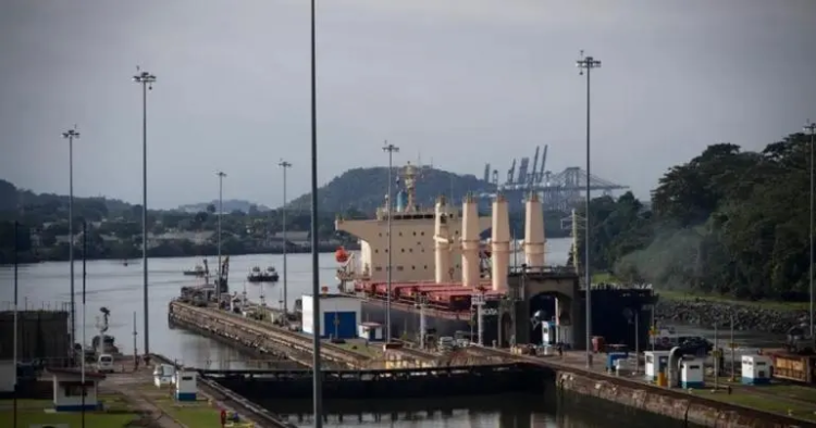 Apoya Sheinbaum a panameños tras anuncio de Trump de recuperar el Canal