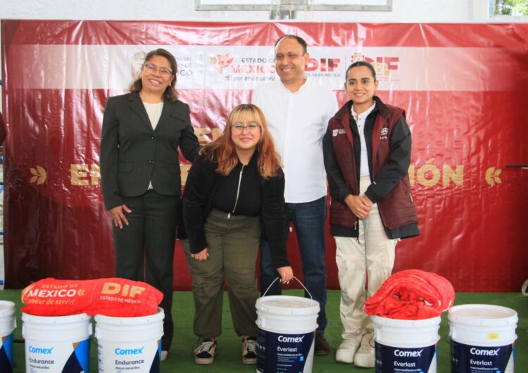 Reciben familias vulnerables de Ecatepec tinacos, láminas, pintura y cobertores