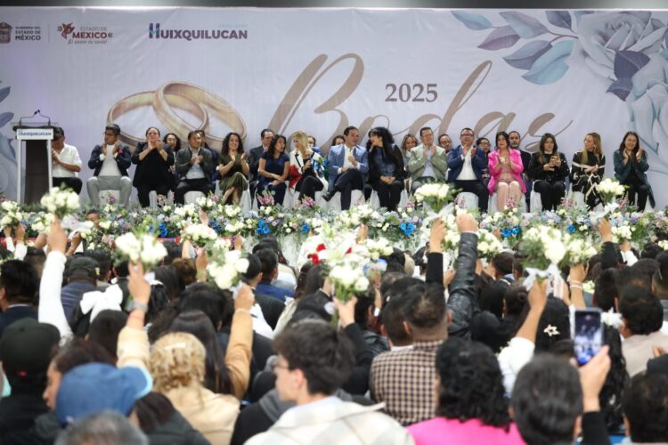 MÁS DE 240 PAREJAS DE HUIXQUILUCAN CONTRAEN MATRIMONIO POR LA VÍA CIVIL EN LAS “BODAS 2025”