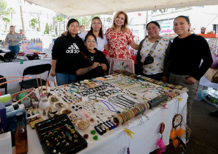 PATRICIA ARÉVALO RUBIO, VISITÓ EL #BAZARIMACONAMOR, DONDE EXPRESÓ SU APOYO Y ADMIRACIÓN POR EL TALENTO Y LA CREATIVIDAD DE LAS MUJERES EMPRENDEDORAS ATIZAPENSES.