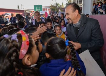 En Atizapán; benefician con espacios educativos dignos