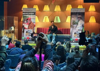 RAMÓN FERNÁNDEZ, NIETO DE VICENTE FERNÁNDEZ, DEBUTA CON UN EP QUE FUSIONA TRADICIÓN Y MODERNIDAD