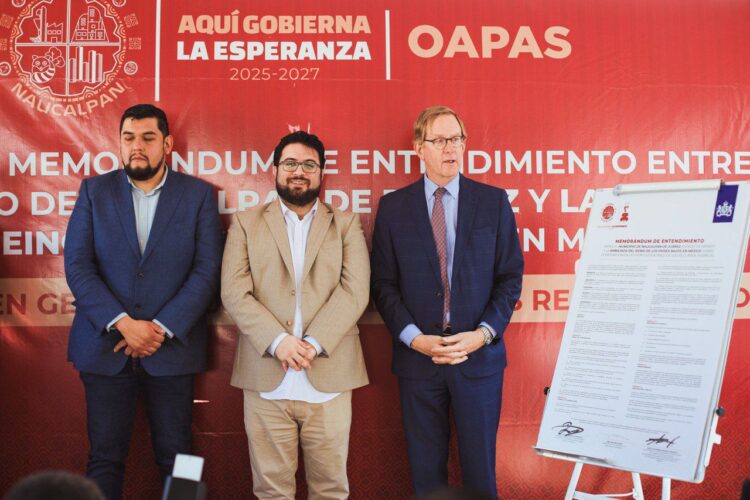 El gobierno de Naucalpan encabezado por Isaac Montoya firma acuerdo con países bajos para el rescate del Río Hondo.