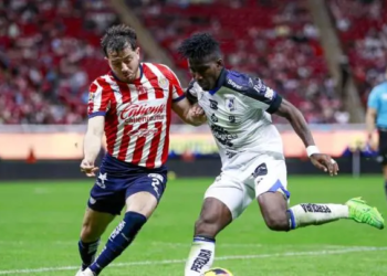 Chivas vs Querétaro: Goles y polémicas en un empate vibrante