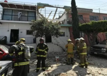 Explosión por acumulación de gas destruye vivienda en Guadalajara