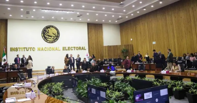 INE pide al Senado corregir errores en listados de candidatos a la elección Judicial