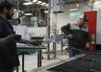 Inversión fija bruta disminuye 0.7% anual en noviembre e hila cuatro caídas