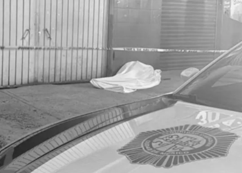 Hombre es asesinado con arma blanca en la Obrera; capturan a sospechoso