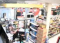 Policía abate a ladrón que rompió cristal para asaltar Oxxo
