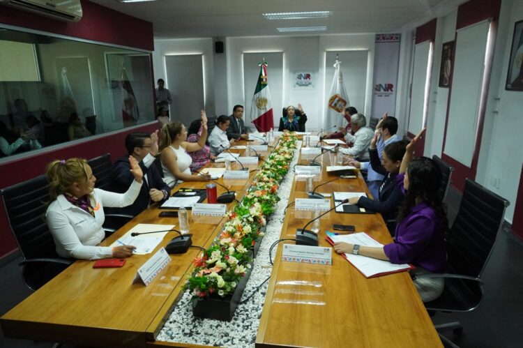 CUMPLE LA EDIL YOSELIN MENDOZA COMPROMISO DE ATENDER NECESIDADES DE COMERCIANTES