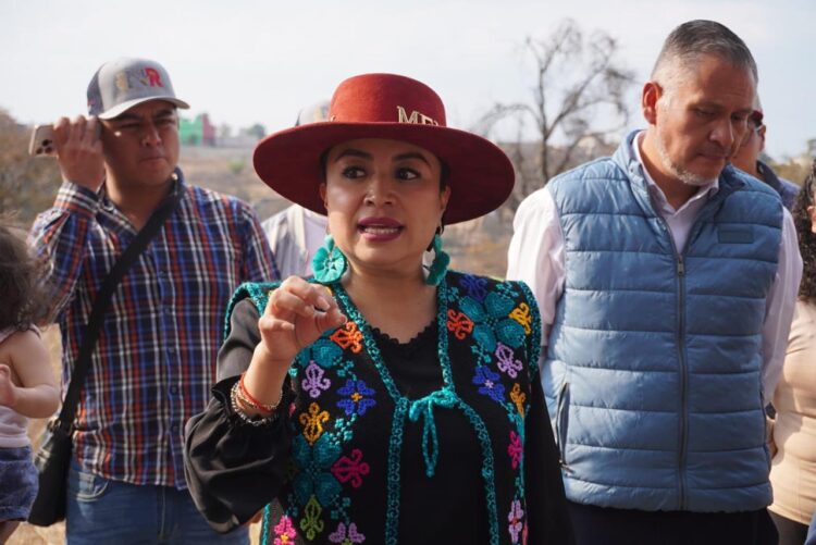 YOSELIN MENDOZA APOYA DE FORMA SOLIDARIA A FAMILIA QUE PERDIÓ VIVIENDA POR INCENDIO