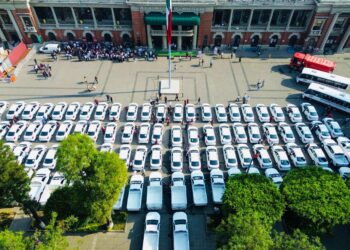 Entrega Raciel Pérez Cruz 129 unidades que refuerzan el parque vehicular de Tlalnepantla