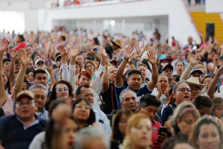 Reconoce Azucena Cisneros los trabajadores ecatepenses; “están hechos de otra pasta, son los mejores de México”