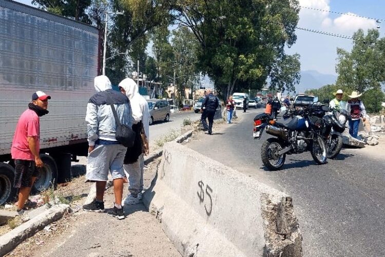 Con operativo vial, retiran obstáculos en la carretera México-Pachuca