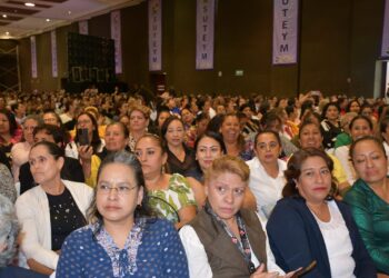 CELEBRAN A MAMÁS SUTEYMISTAS