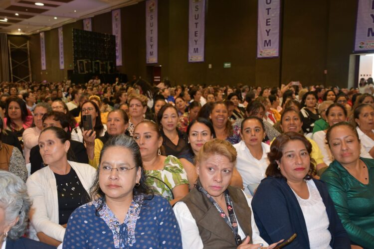 CELEBRAN A MAMÁS SUTEYMISTAS