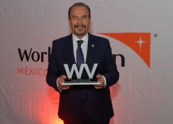 Reconocen  a Pedro Rodríguez por su dedicación en favor de infantes de Atizapán de Zaragoza