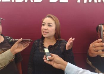 ¡Que Sube, Que Baja, Yoselin si Trabaja!… gritaron los comerciantes de Nicolás Romero en la explanada del Centro Histórico