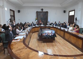 Entrega Azucena Cisneros pozo abandonado hace ocho meses