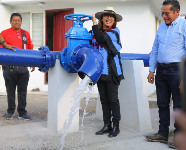 Entrega Azucena Cisneros pozo abandonado hace ocho meses