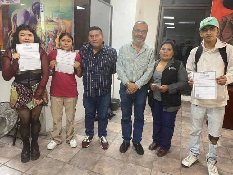 En Ecatepec se busca levantar la bandera blanca en alfabetización