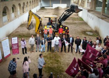 Autoridades de Naucalpan y del GEM colocan primera piedra de nueva Universidad
