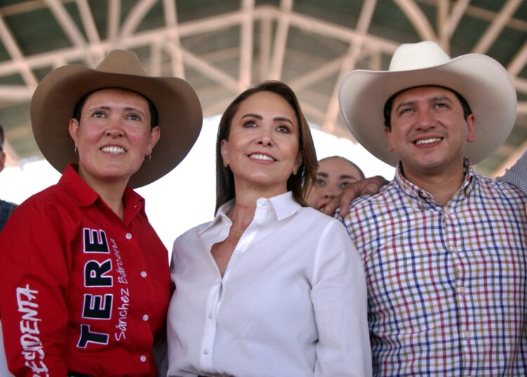 «El PRI demuestra que gobierna bien»: Cristina Ruiz