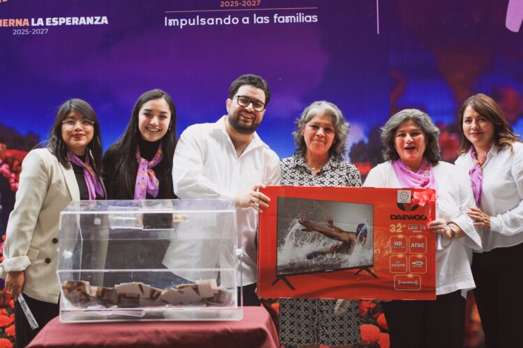 LAS MAMÁS NAUCALPENSES SON EJEMPLO DE AMOR Y TRABAJO: ISAAC MONTOYA