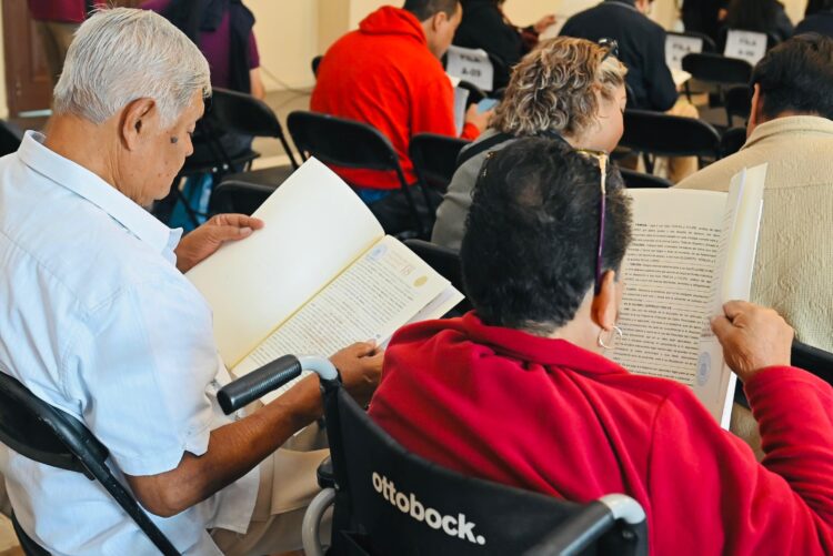 ENTREGAN 170 TESTAMENTOS A BAJO COSTO EN TLALNEPANTLA