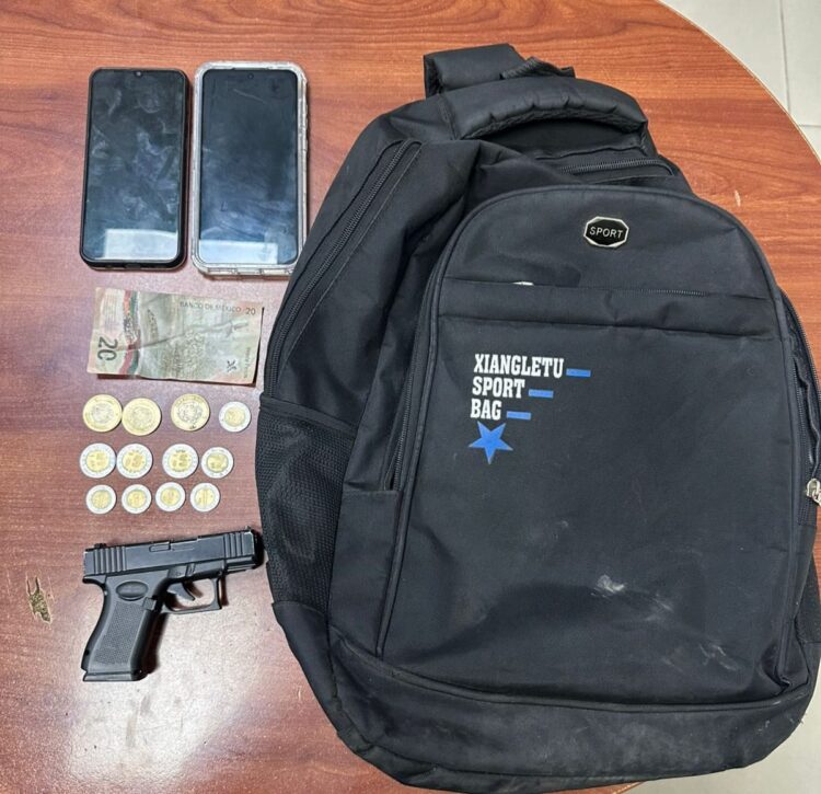 Detiene policía de Ecatepec a dos hombres por robo en transporte público