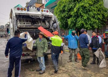 Desbordamiento del Río Verde movilizó cuerpos de emergencia que controlaron el colapso
