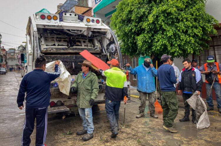 Desbordamiento del Río Verde movilizó cuerpos de emergencia que controlaron el colapso
