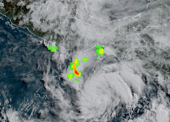 Tormenta tropical Erick agarra fuerza y chocará como huracán categoría 2 en México