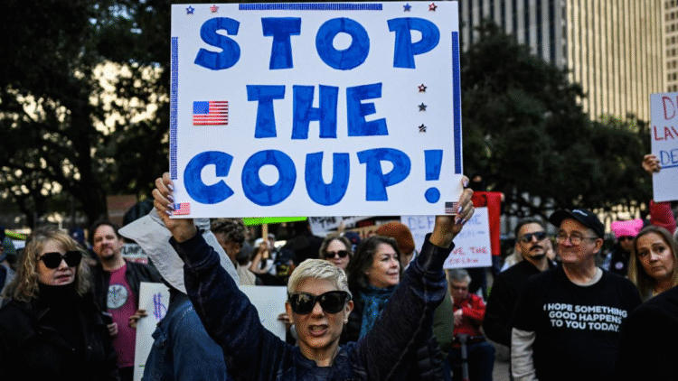 “No Kings Day”: Organizan más de mil protestas contra Trump en EE.UU. este 14 de junio