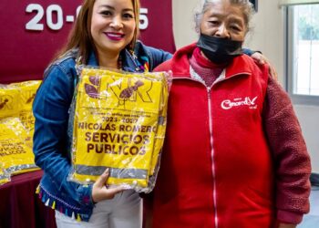 Yoselin Mendoza equipa a servidores públicos por temporal