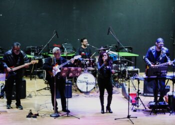 ARRANCÓ EN EL TEATRO CENTENARIO FERIA PATRONAL SAN PEDRO 2025