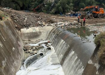 CONTINÚAN TRABAJOS PERMANENTES EN LA PRESA LOS CUARTOS, ANTE INTENSIDAD DE LLUVIAS DESCARTAN RIESGOS
