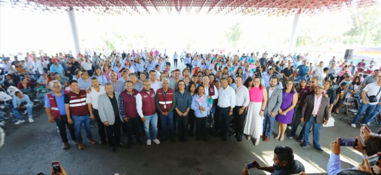 Las mujeres, mejores que los hombres para conducir vehículos: Azucena Cisneros