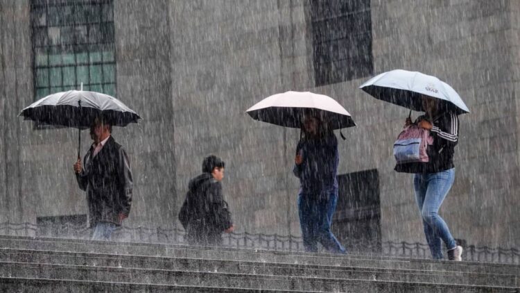 Gil: Onda tropical 8 podría convertirse en ciclón y afectar al sur de México