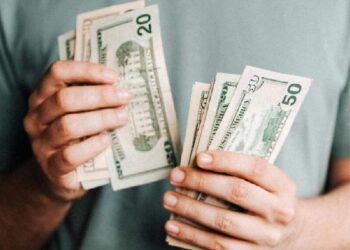 Se vende el Dólar en 18.75 pesos a la venta