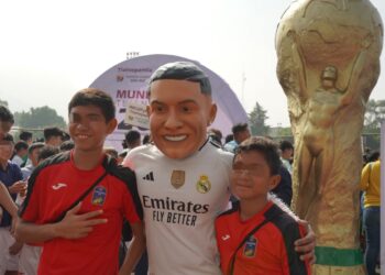 CLARA CERCANIA DE RACIEL CON LA GENTE DE TLALNEPANTLA